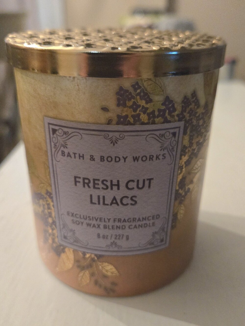 Bath & Body Works Fresh Cut Lilacs Single Wick Candle - New 8 oz